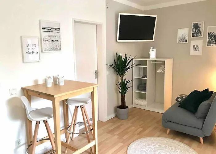 Cozy Apartment Near Maschsee, Balcony, Gardenview